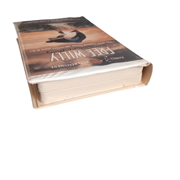 Free Willy (VHS, 1993, Warner Bros.) - Picture 4 of 9